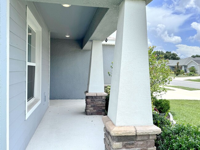 Building Photo - Beautiful 4-Bedroom, 2-Bathroom in Eagle Lake