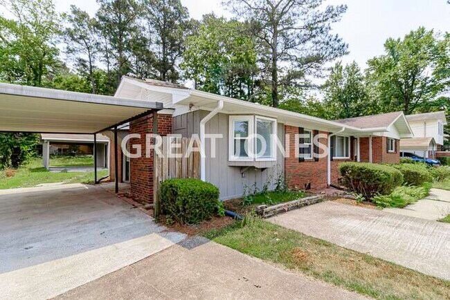 Building Photo - 505 Forest Rd