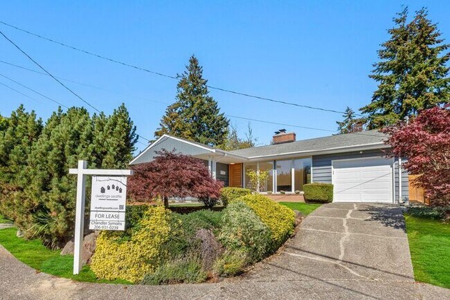 Foto del edificio - Freshly Updated West Seattle Rambler w/ Ai...