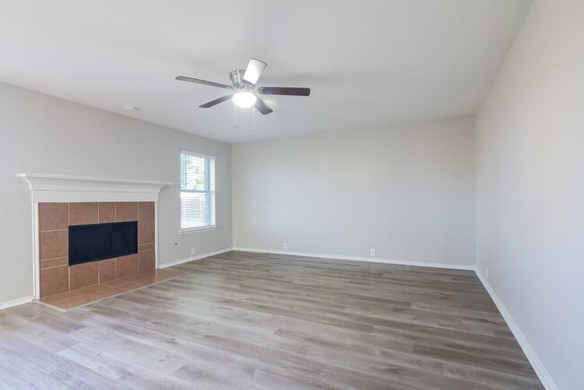 Building Photo - 1006 Zachary Dr
