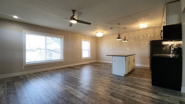 Building Photo - 10824 Big Bend Rd