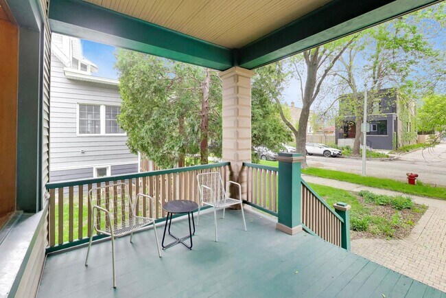 Foto del edificio - 3926 N Ridgeway Ave