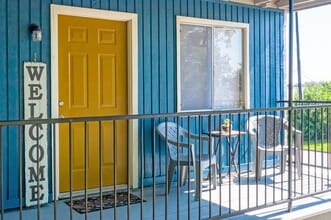 Building Photo - 1305 Memorial Dr