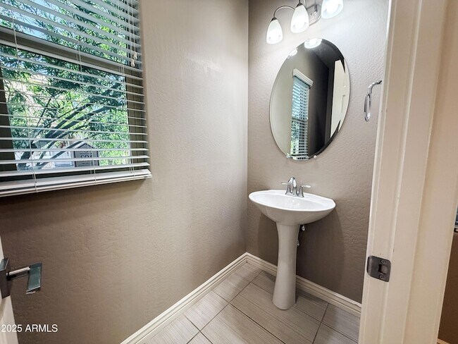 Foto del edificio - 4711 E Daley Ln