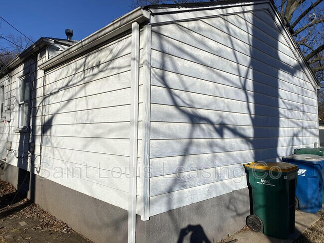 Building Photo - 10069 Tappan Dr