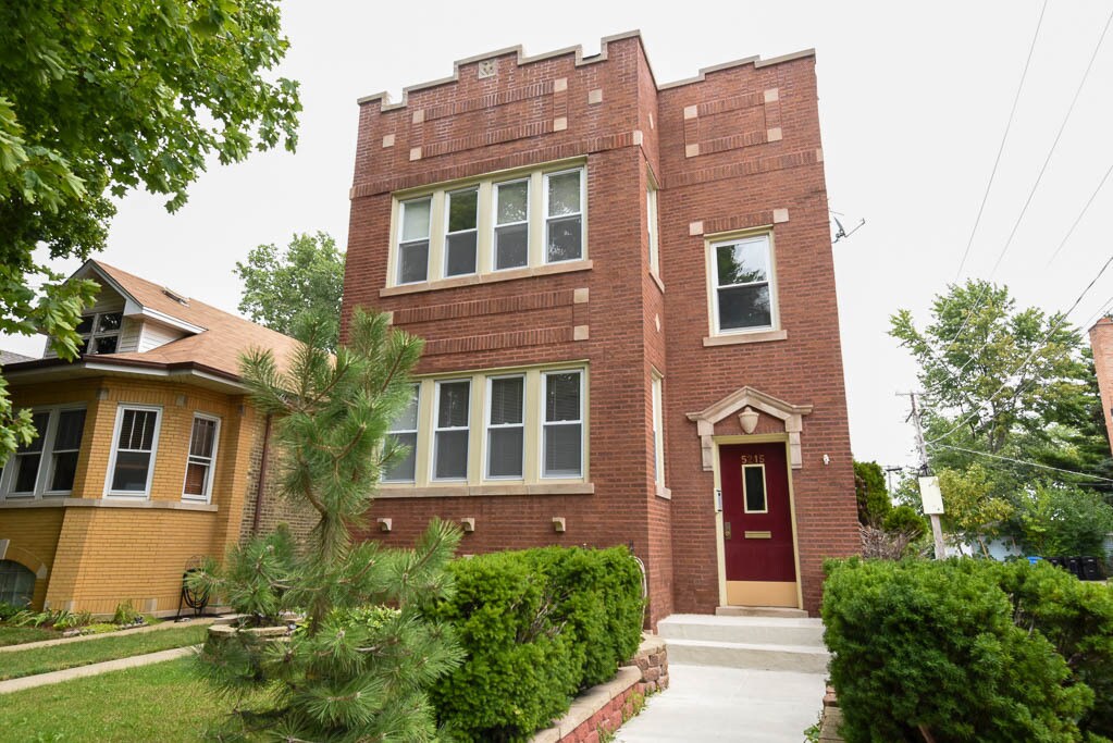 5215 N Laporte Ave Unit 2, Chicago, IL 60630 Condo for Rent in