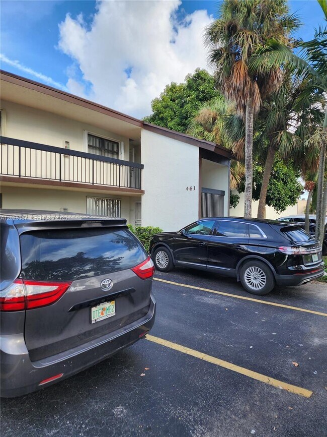 Foto del edificio - 461 NW 107th Ave