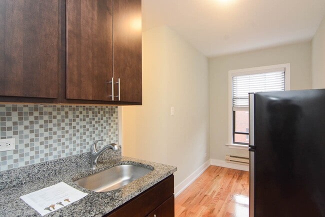 Foto del edificio - 2710 N Mildred Ave