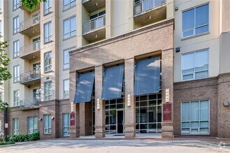 Building Photo - 711 Cosmopolitan Dr NE