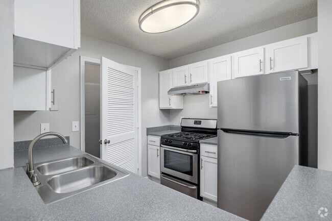 Interior Photo - Jefferson Point