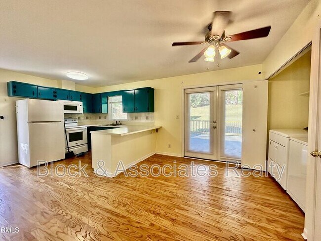 Foto del edificio - 2104 Balboa Rd