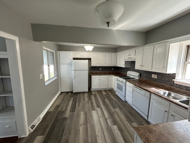 Building Photo - Beautiful single family home in Euclid