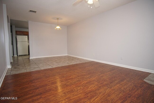 Foto del edificio - 3400 Blue Earth Ln