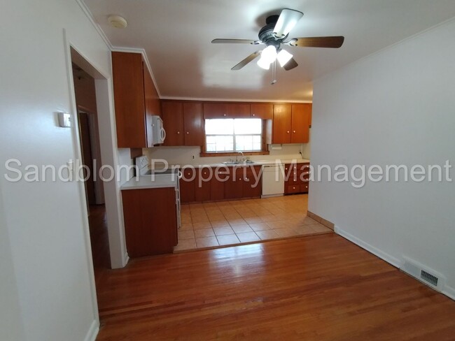 Foto del edificio - FOR LEASE | Mid-town Tulsa | 2 Bed, 1 Bath...