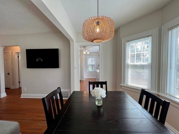 Foto del edificio - 906 Normal Ave