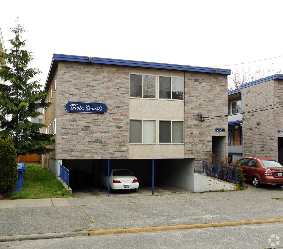 Primary Photo - Twin Courts Apartments