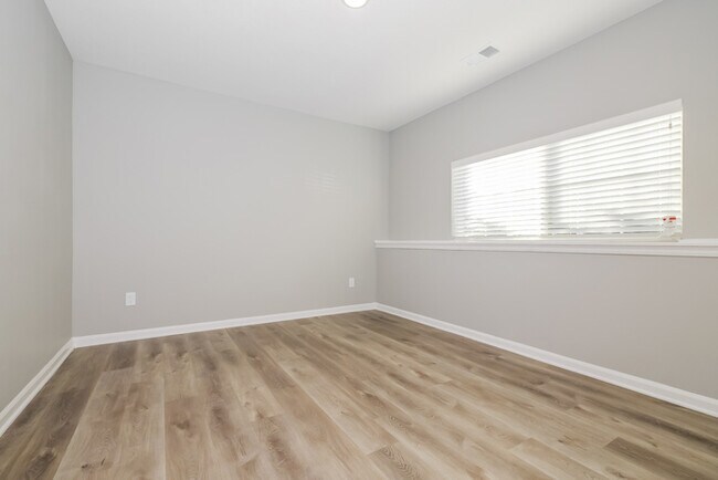 Foto del edificio - Fantastic 4bd/3ba home! Coming soon!