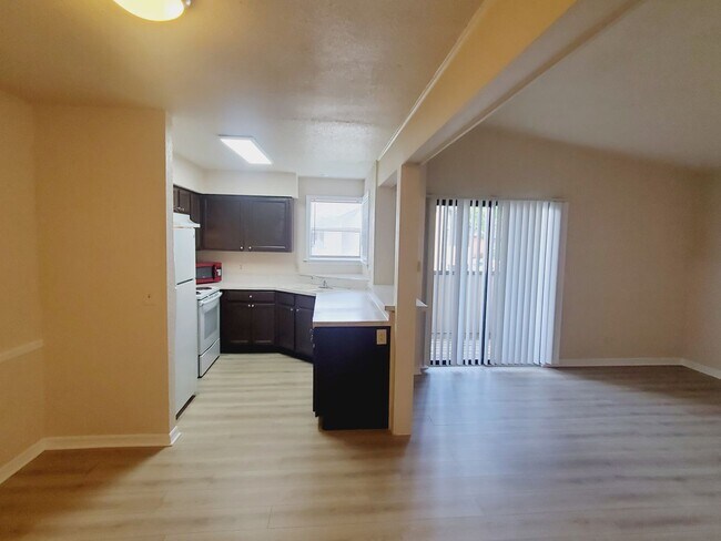 Building Photo - Beautiful 1BD/1BA Condo in Winter Park!