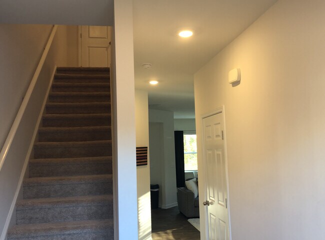 Building Photo - 125 Southridge Ct