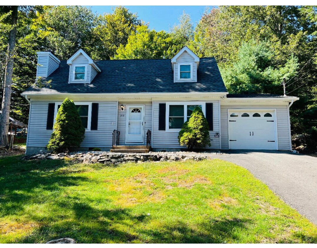 Primary Photo - 2554 Waterfront Dr