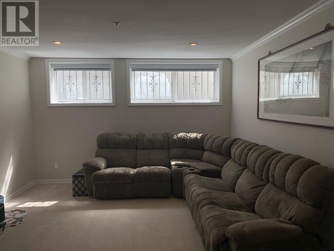 Photo du bâtiment - 178 W 37th Ave