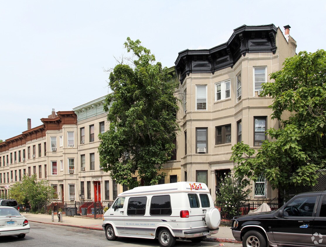 Building Photo - 629 Sterling Pl