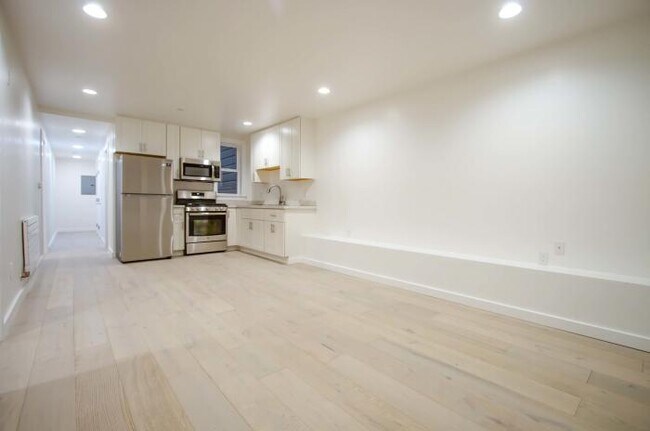 Building Photo - 2 bedroom in San Francisco CA 94118