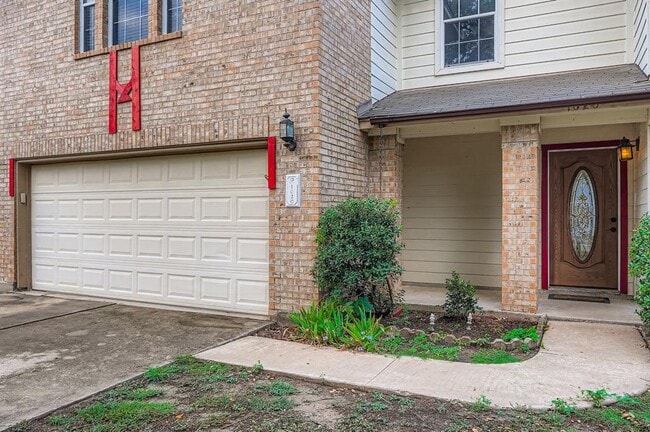 Building Photo - 1020 Brutus Dr