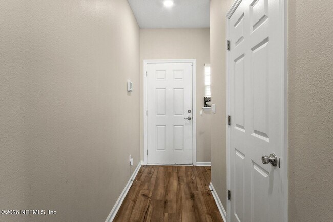 Foto del edificio - 9787 Fiddleback Ln