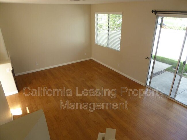 Foto del edificio - 27837 Skycrest Cir Dr