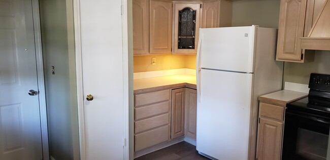 Pantry in kitchen - 595 N Main St