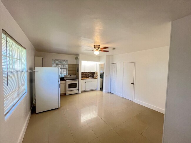 Foto del edificio - 7535 NW 4th Ct