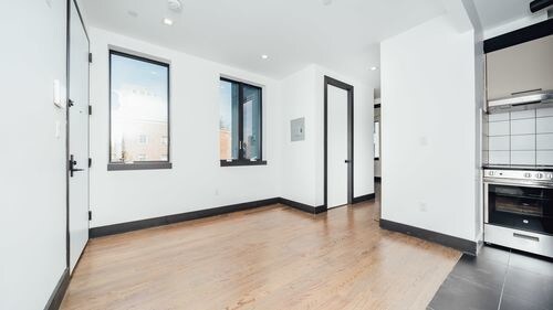 Primary Photo - 277 Evergreen Ave