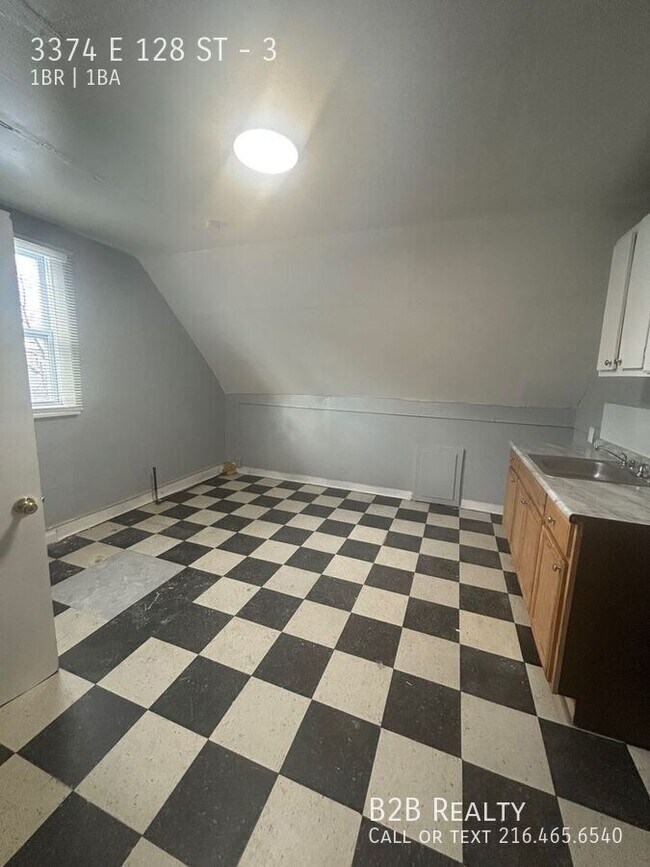 Foto del edificio - 3374 E 128th St