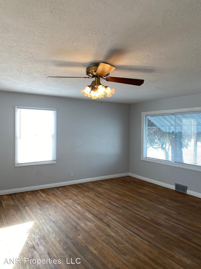 Building Photo - 5 br, 3 bath House - 120 N 2nd E