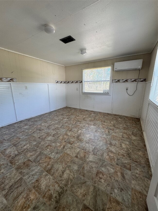 Building Photo - 600 Blueberry Rd