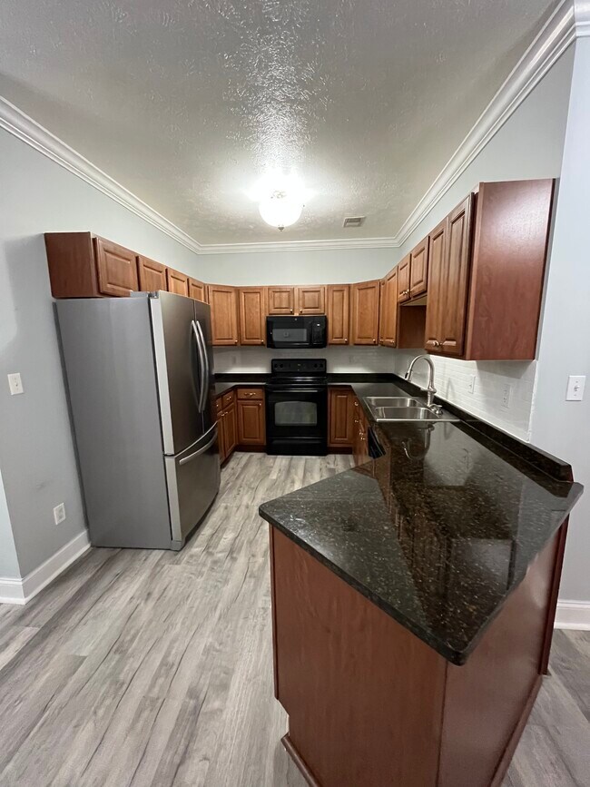 2527 Suncrest Vlg Unit 2527, WV 26505 Condo for Rent in