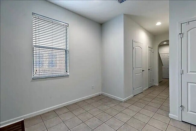 Foto del edificio - Peaceful Preserve Views in this Bartram Pa...