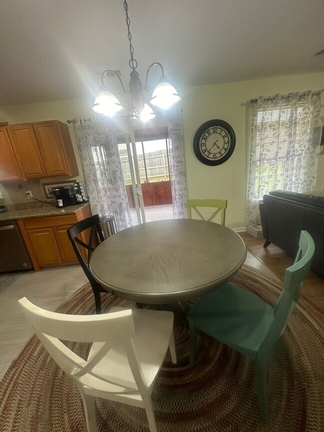 Building Photo - 4 Captains Ct