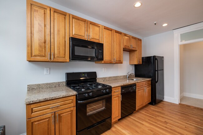 Foto del edificio - 258 Chestnut Hill Ave