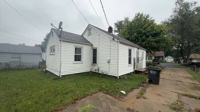 Building Photo - 2723 Eldora Dr