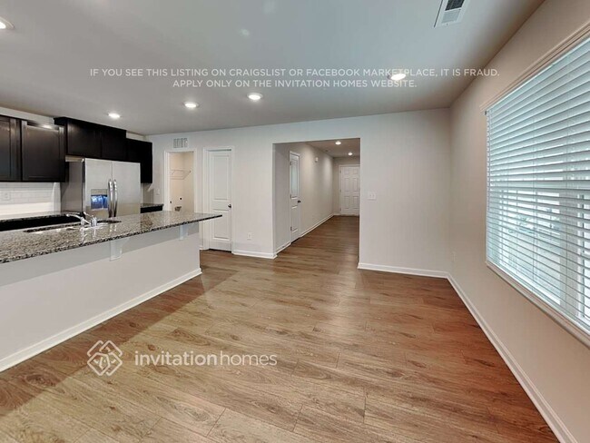 Foto del edificio - 5113 Spring Breeze Blvd
