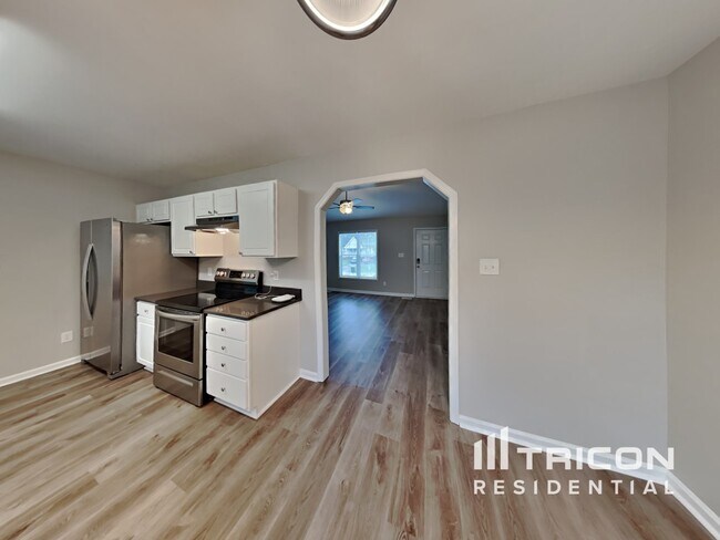 Building Photo - 2056 Ballston Pl