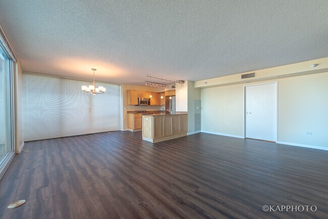 Foto del edificio - 1720 Maple Ave