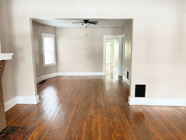 Building Photo - 693 Linwood Ave