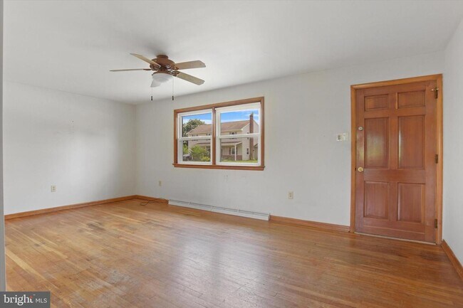 Foto del edificio - 5608 Devon Dr