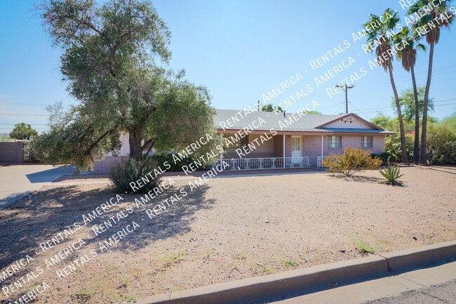 Building Photo - 4201 E Stanford Dr