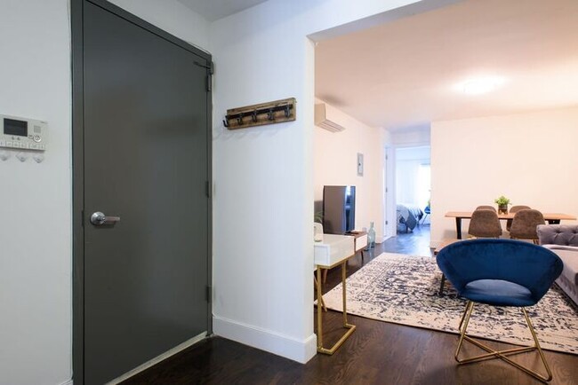 Foto del edificio - 39-3  Newly renovated 3 BR Prime midtown s...