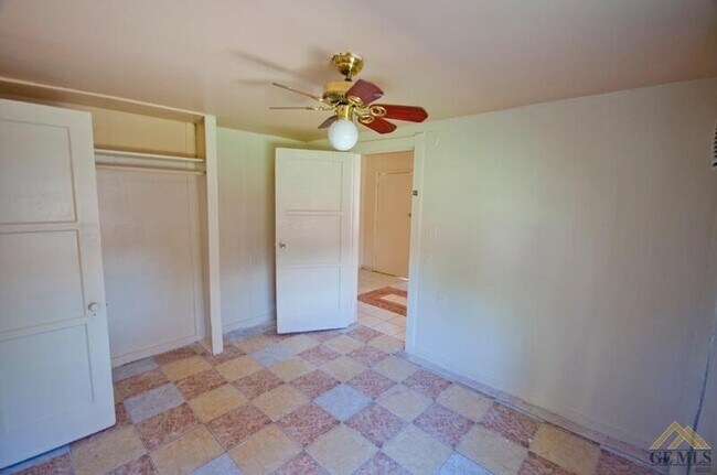 Building Photo - 415 Arvin St