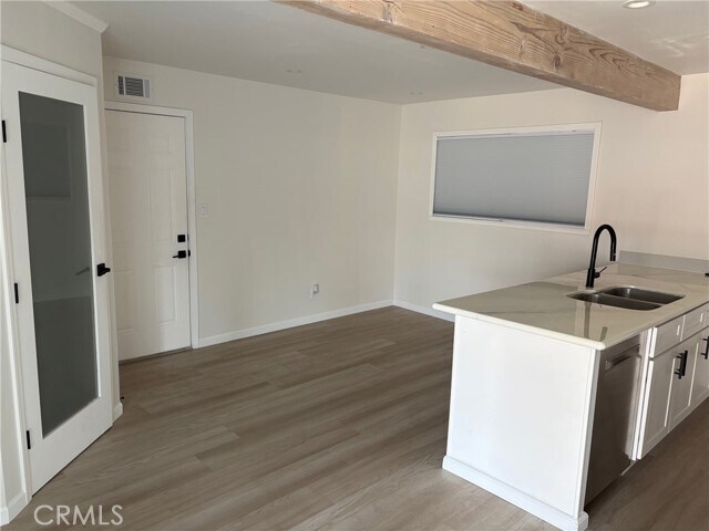 Foto del edificio - 327 Naomi St